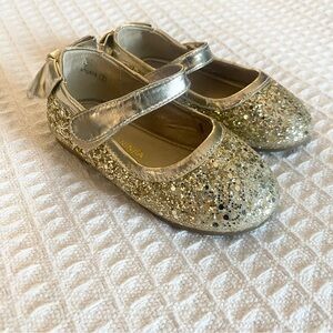 Shimmering Gold Kids Dress Shoes with Bow size 7